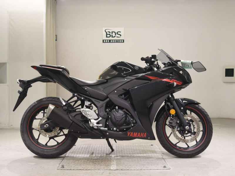 Yamaha YZF-R25 2015