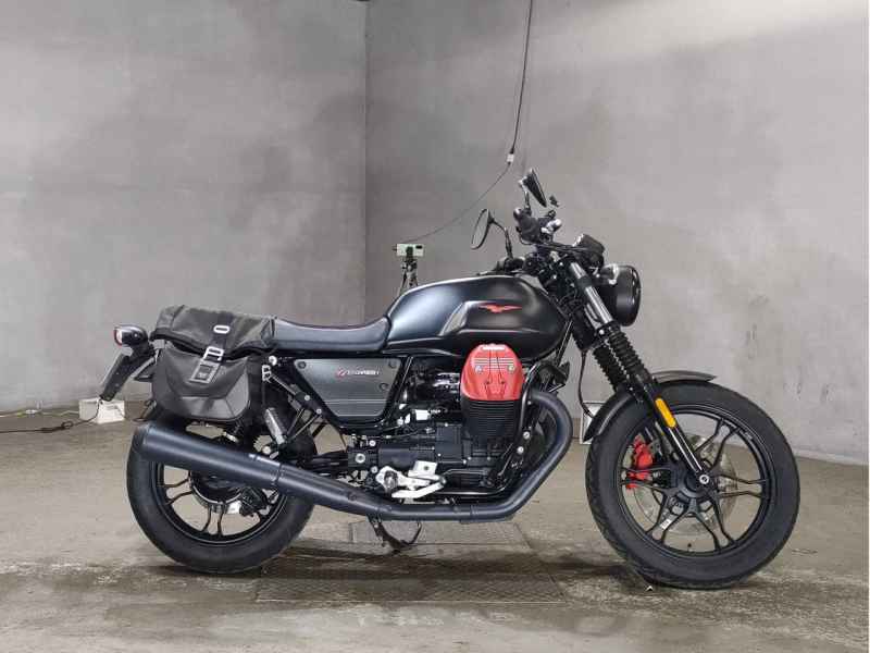 Moto Guzzi V7 III Carbon 2019