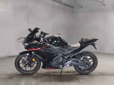 Yamaha YZF-R25 2015