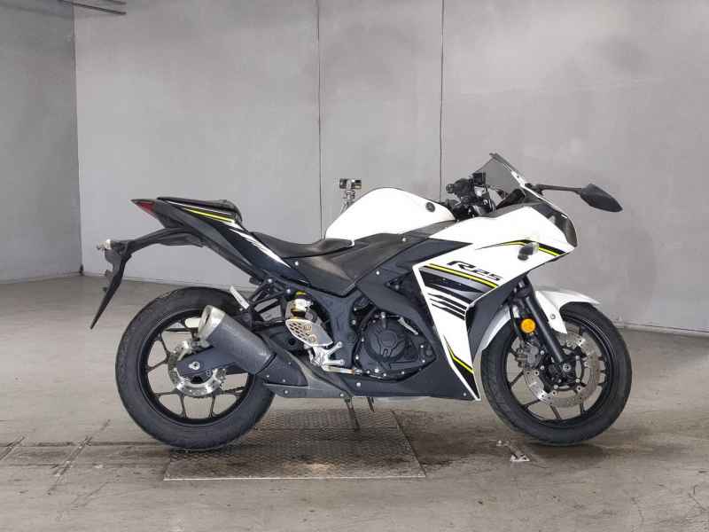 Yamaha YZF-R25 2017