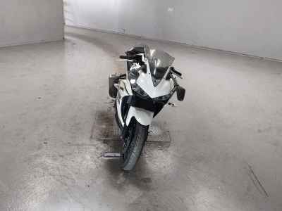 Yamaha YZF-R25 2017