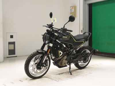 Husqvarna SVARTPILEN 401 2018