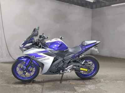Yamaha YZF-R25 2015