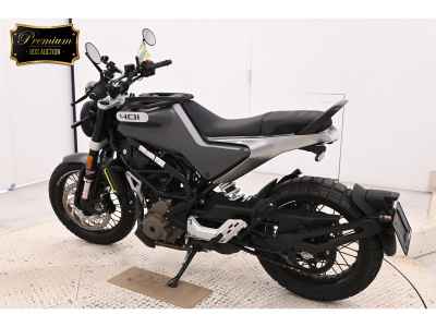 Husqvarna SVARTPILEN 401 2022