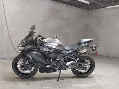 Kawasaki Ninja ZX-4RR 2024