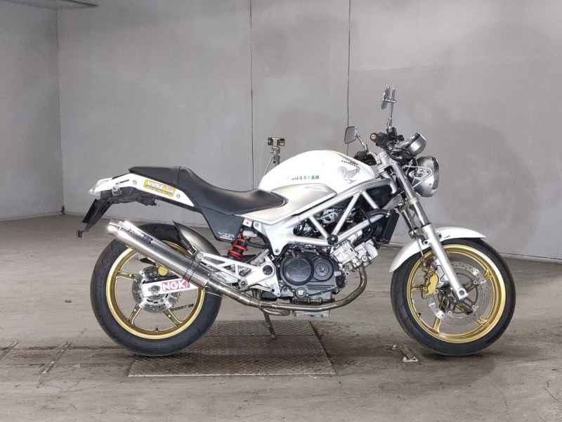 Honda VTR250 2011
