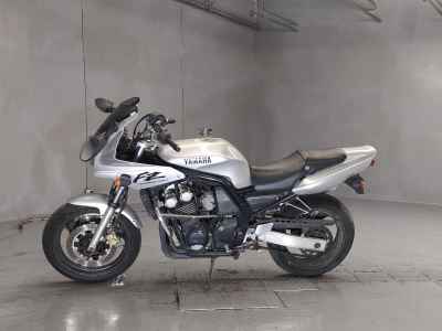 Yamaha FZ400 1998