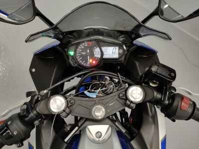 Yamaha YZF-R25 2015