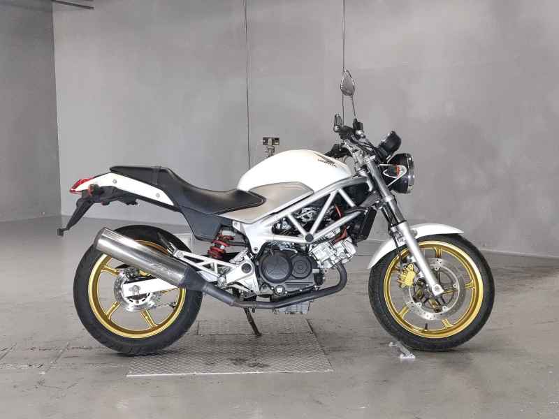 Honda VTR250 2011