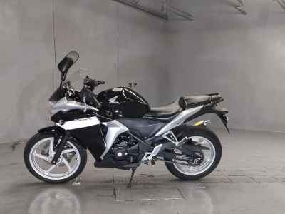 Honda CBR250R 2011