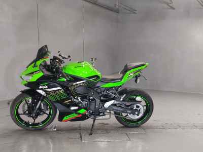 Kawasaki Ninja ZX-25R KRT 2021