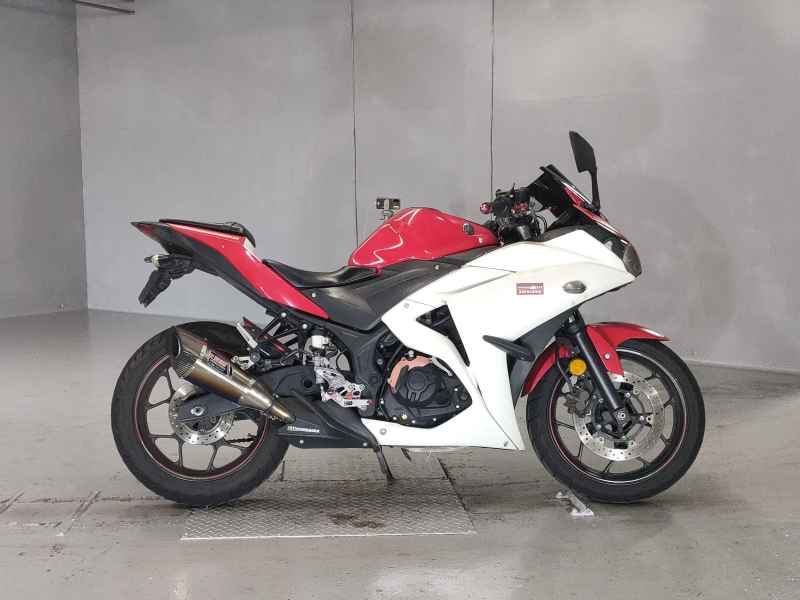 Yamaha YZF-R25 2015