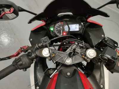 Yamaha YZF-R25 2015