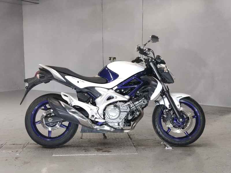 Suzuki Gladius SFV400 2010