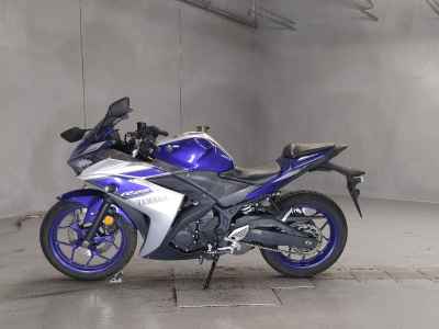 Yamaha YZF-R25 2015
