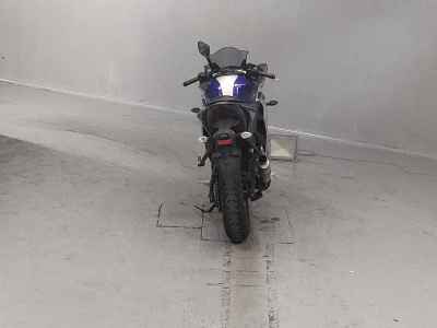 Yamaha YZF-R25 2015