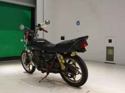 Suzuki GSX400E 1983