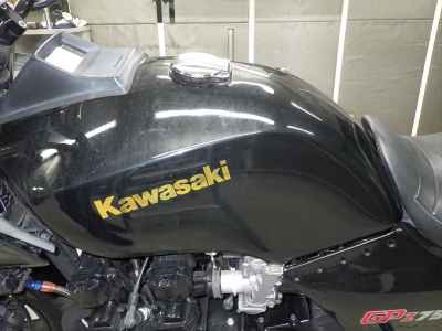 Kawasaki GPZ750F 1986