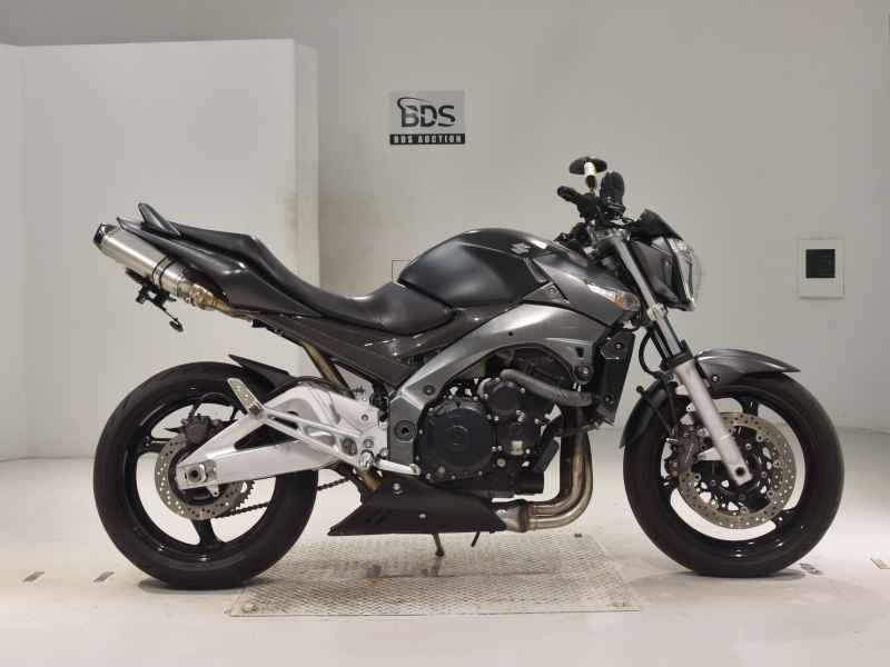 Suzuki GSR400 2006