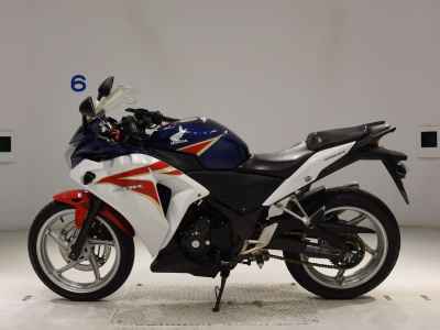 Honda CBR250R 2011