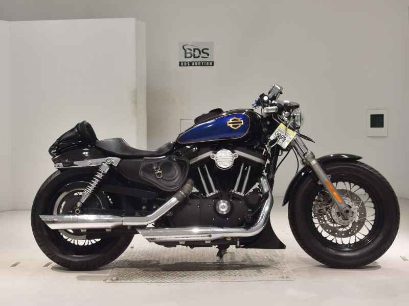 Harley-Davidson Sportster Custom XL1200C 2013