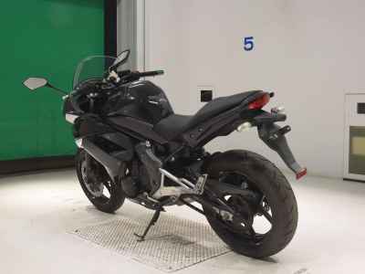 Kawasaki Ninja 400R 2011
