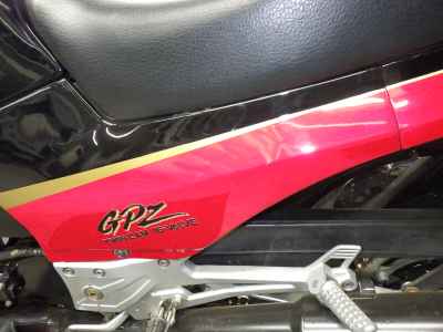 Kawasaki GPZ900R 1995