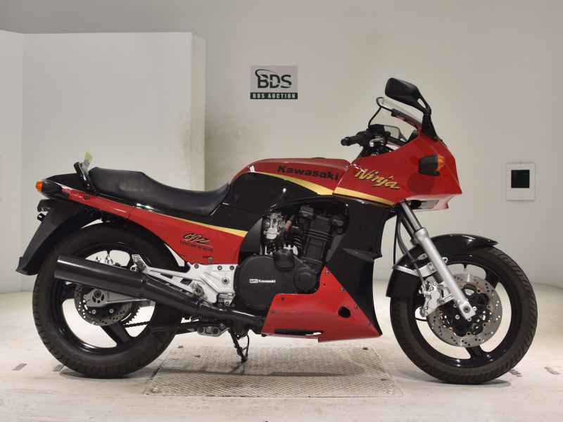Kawasaki GPZ900R 1995