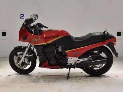 Kawasaki GPZ900R 1995