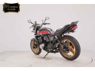 Kawasaki ZRX400 2024