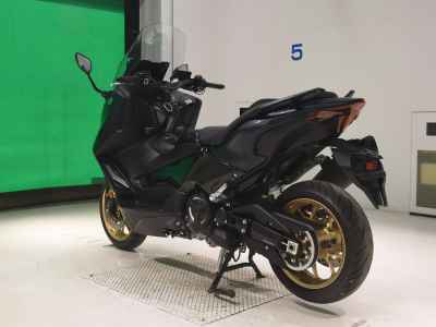 Yamaha TMAX 560 2022