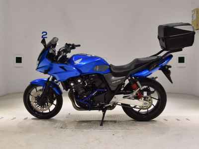 Honda CB400 Super Boldor 2018