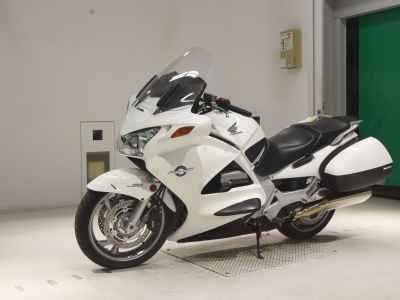 Honda ST1300 PAN EUROPEAN 2005