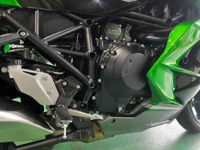 Kawasaki Ninja H2 SX 2023