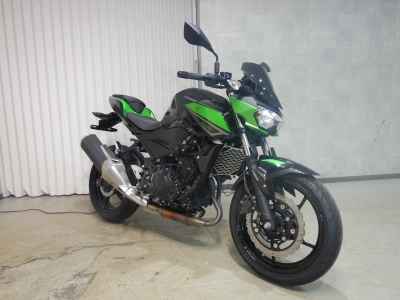 Kawasaki Z400 2022