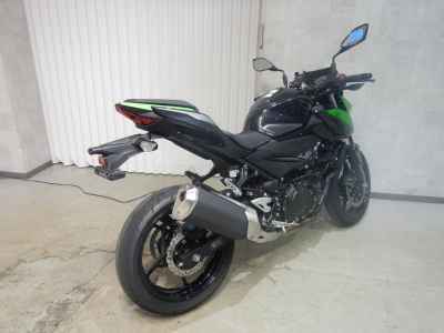 Kawasaki Z400 2022