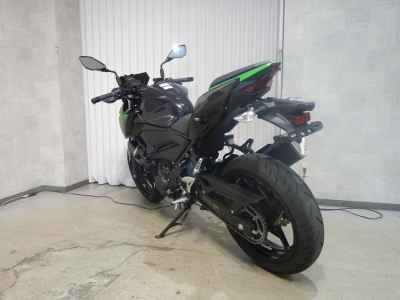 Kawasaki Z400 2022