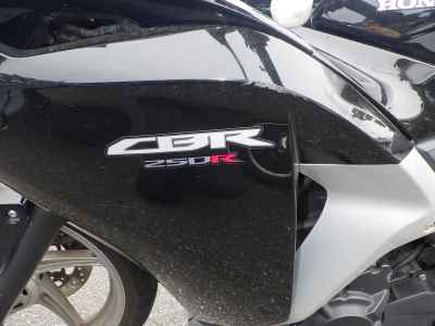 Honda CBR250R 2011