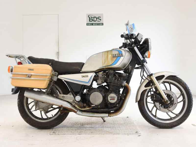Yamaha XJ750E 1983