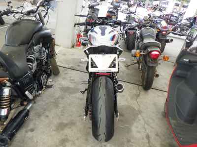 BMW M1000R 2023