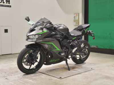 Kawasaki Ninja ZX-25R 2023