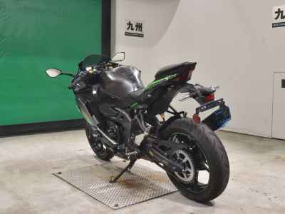 Kawasaki Ninja ZX-25R 2023