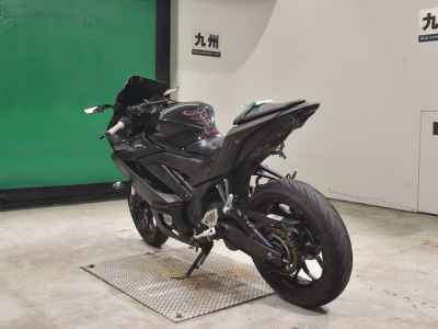 Yamaha YZF-R25 2020