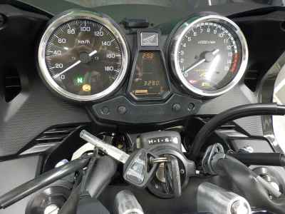 Honda CB400 Super Boldor 2023