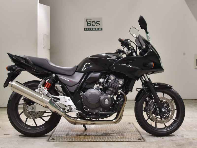 Honda CB400 Super Boldor 2023