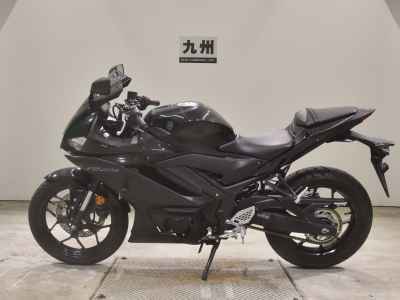 Yamaha YZF-R25 2022
