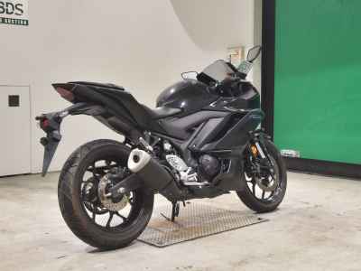Yamaha YZF-R25 2022