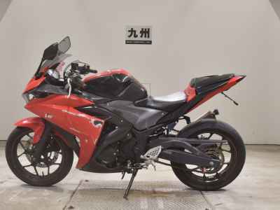 Yamaha YZF-R25 2015