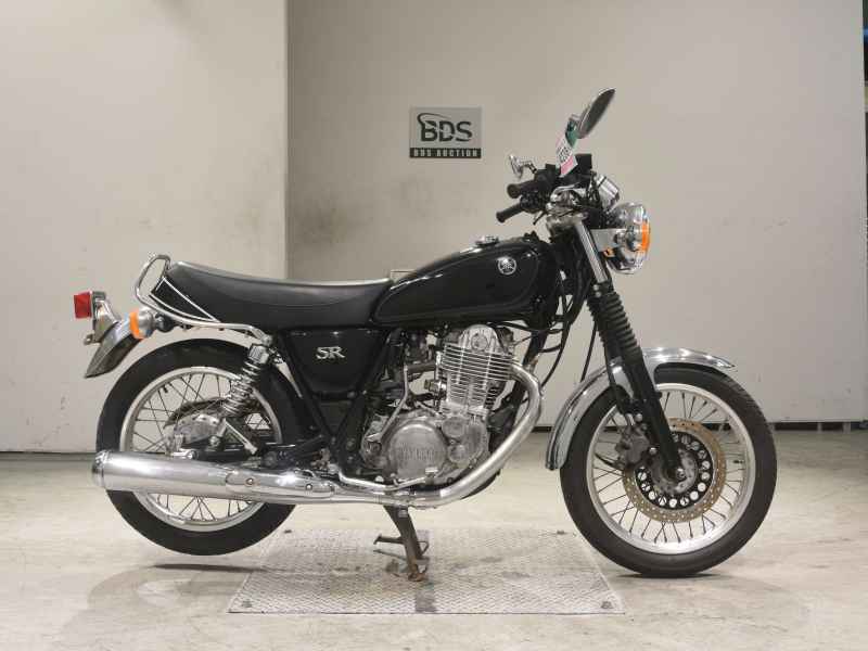Yamaha SR400 2018