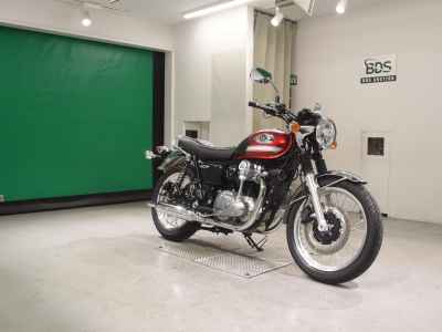 Kawasaki W800 2022